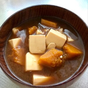 素朴！かぼちゃと豆腐の味噌汁